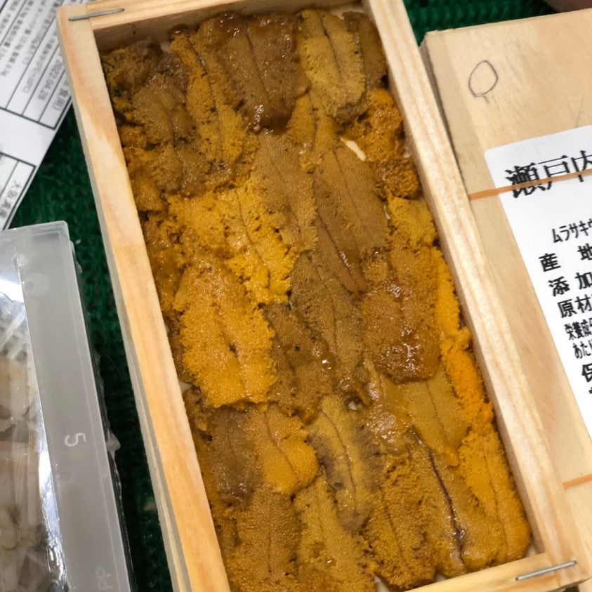 愛媛産 ムラサキウニ 1枚 瀬戸内海産ウニ【愛媛ムラサキウニx1枚】冷蔵 豊洲直送 – 豊洲おかわり鮮魚店